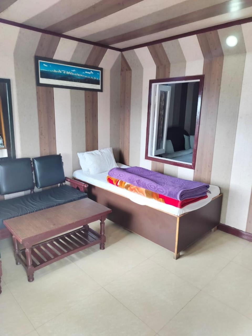 Hotel Surya Lake View Nainital Exterior foto